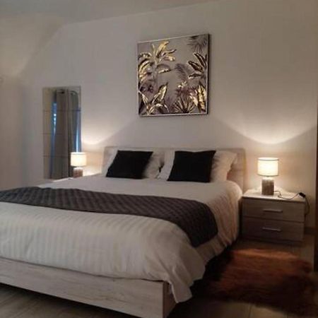 Maison De Campagne En Pierre Bleue-Wifi Et Parking Bousignies-sur-Roc Bagian luar foto